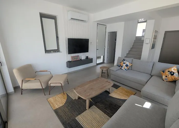 ヴィラ Ruach パラリムニ