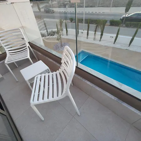 Ruach 빌라 파라림니